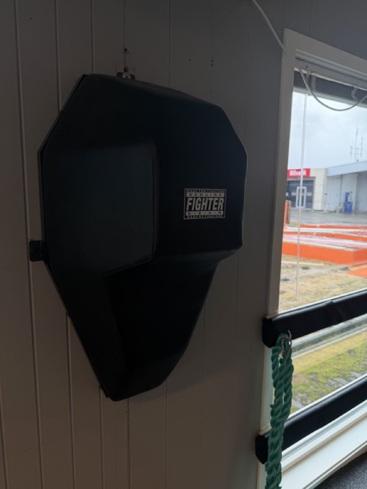 Fighter wallbag angle